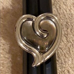 Stainless steel pearlized heart ring